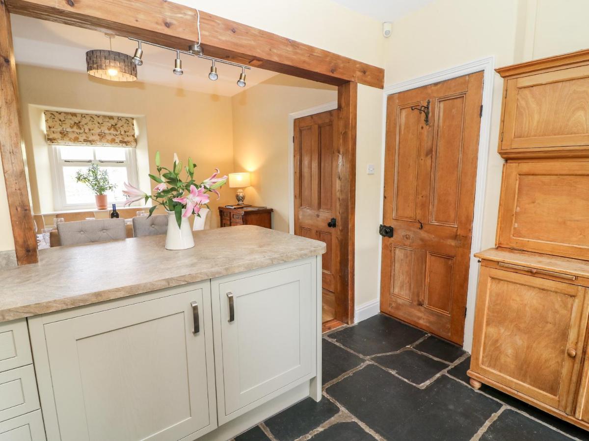 Waingate Cottage Cark Esterno foto