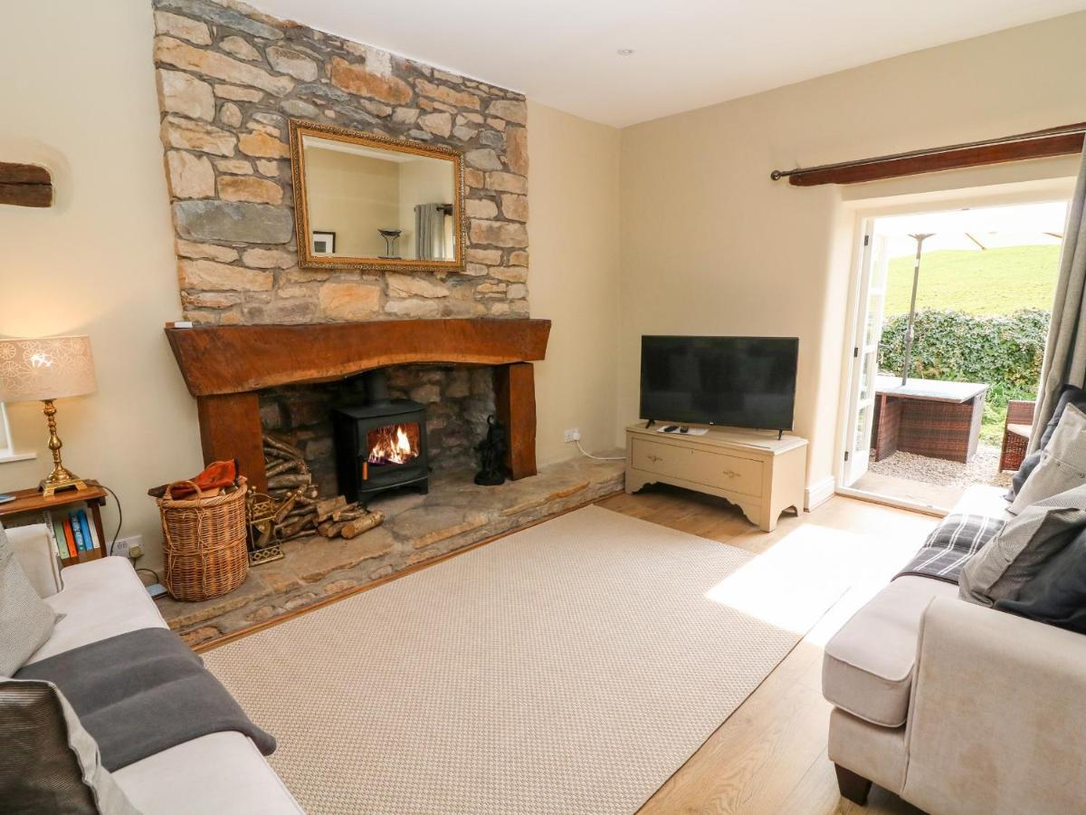 Waingate Cottage Cark Esterno foto